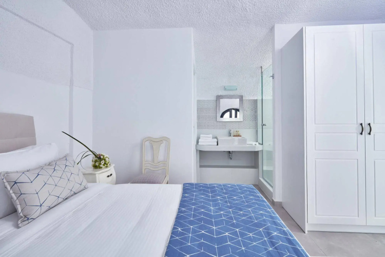 La Maltese Oia Luxury Suites