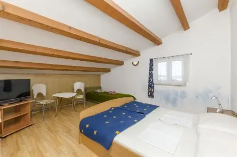 Apartments Fran iška