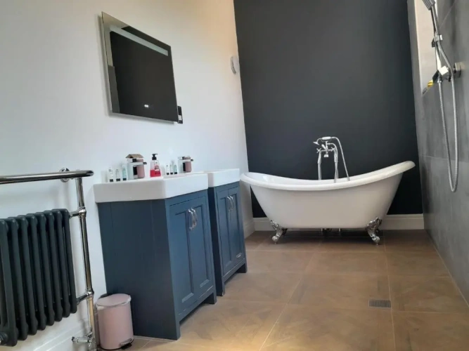 2 Bedrooms Double Apartment