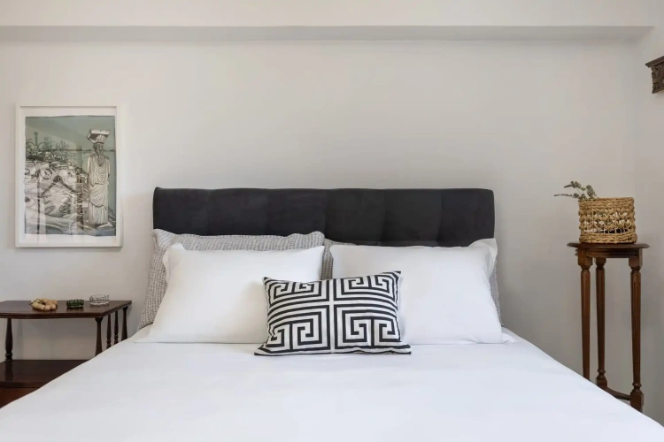 1 Bedroom Standard Basement room
