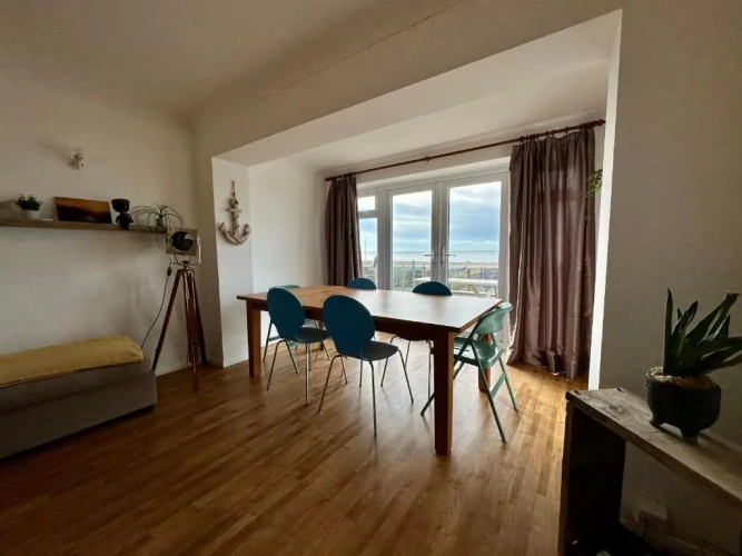 3 Bedrooms Cottage