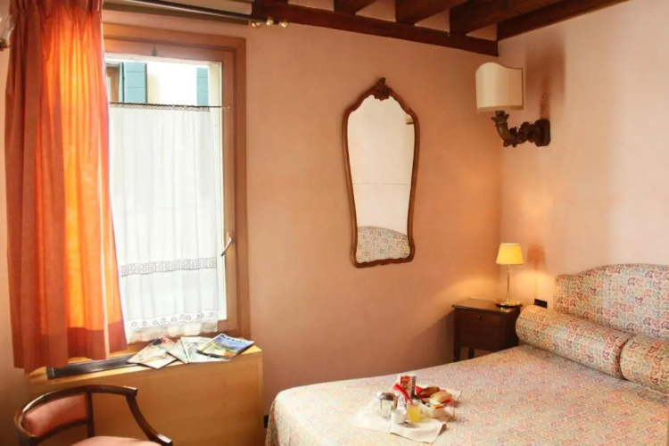 San Simeon Apartments