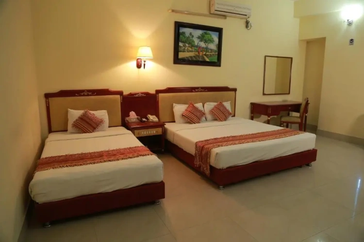 Standard Triple room