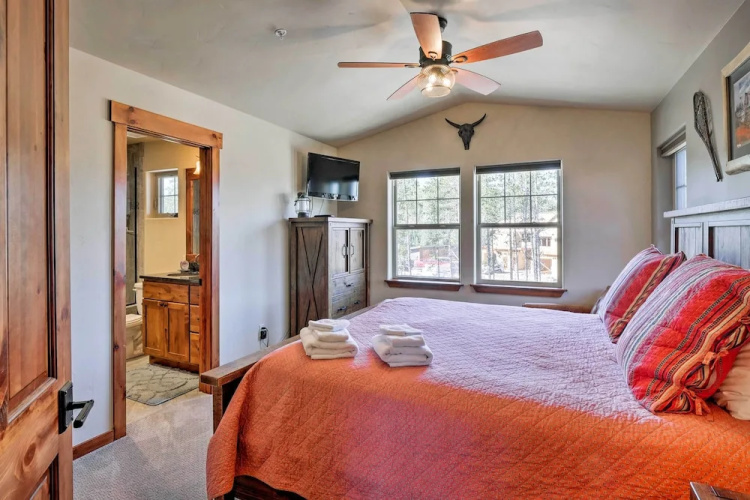 Winter Park Condo w/ Hot Tub & Mountain Views!