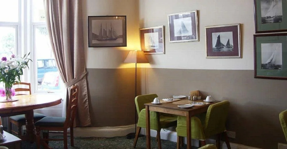 Commodore Guest House