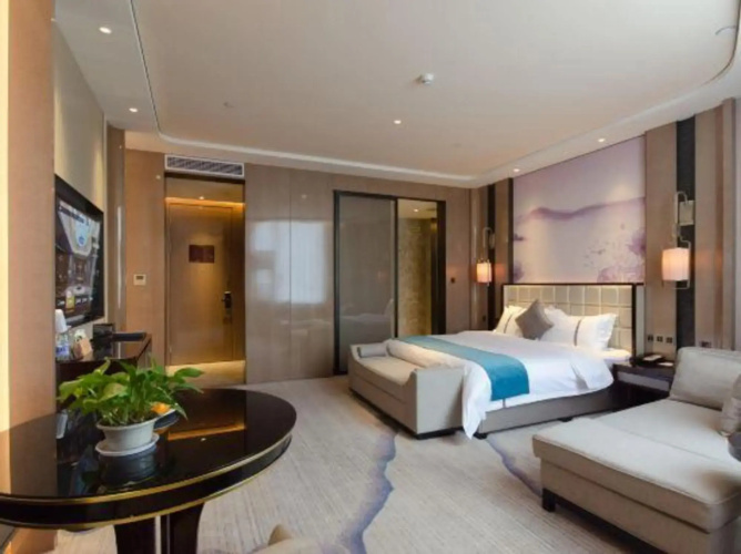 Huayi Hotel