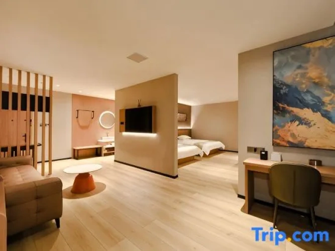 Deluxe Family Suite