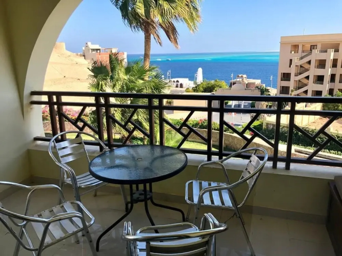 Stunning sea View Studio The View Waterside