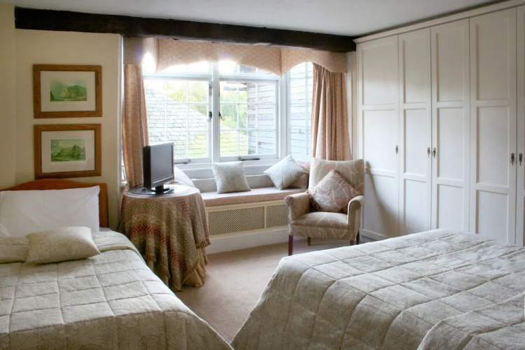 New Inn Hotel