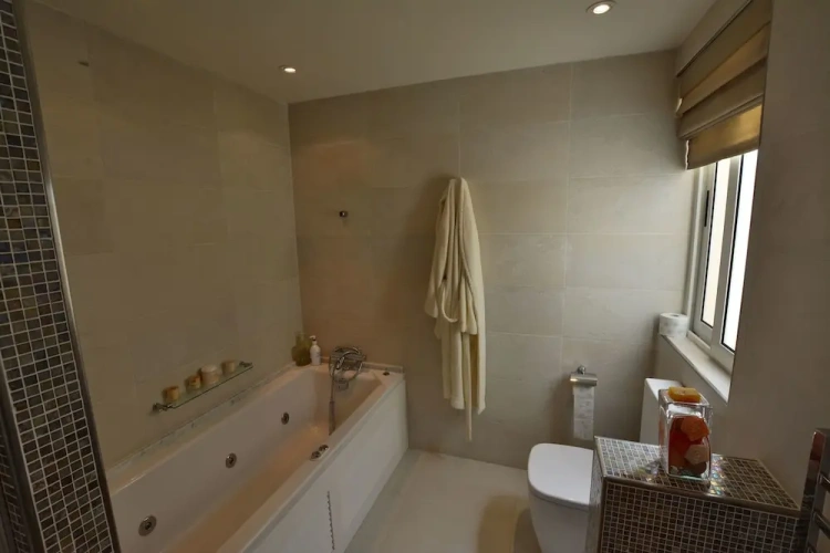 3 Bedrooms Villa