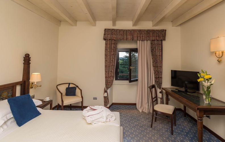 Deluxe Double room with view