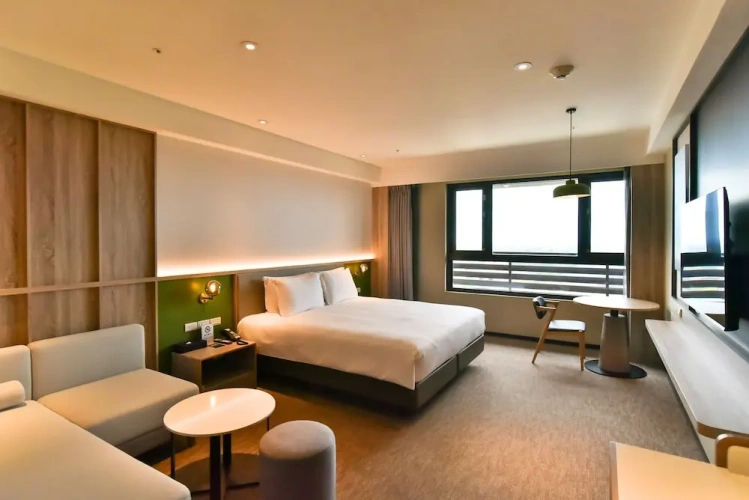 Standard Double room with city view