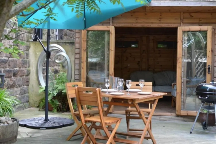 4 Bedrooms Double Cottage