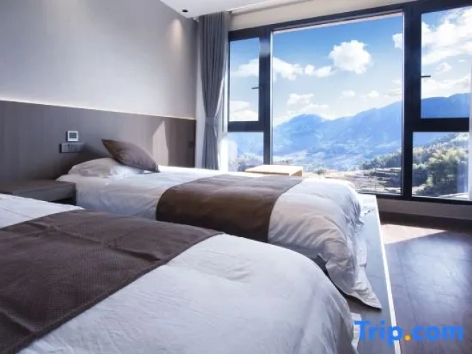 Standard Twin room with sunrise view