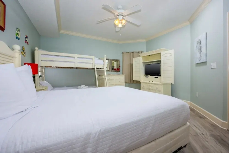 Phoenix On The Bay 1215 3 Bedroom Condo
