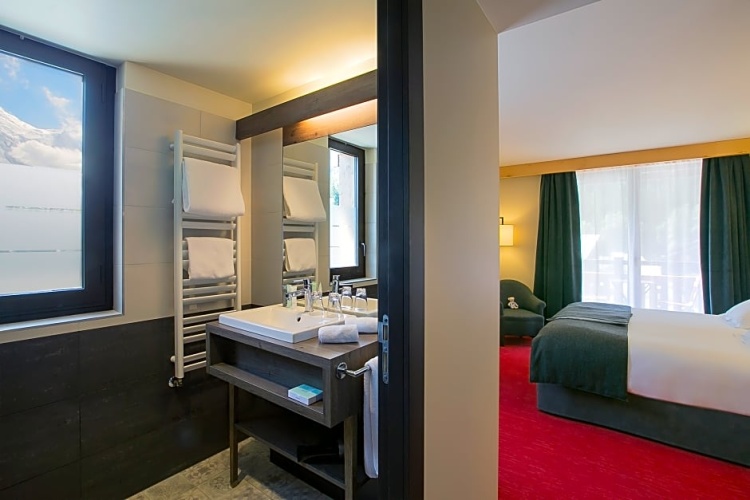 Standard Double Suite