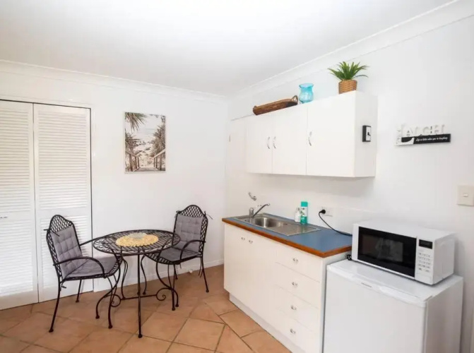 Gorgeous Studio + 100M To Beach + Pool