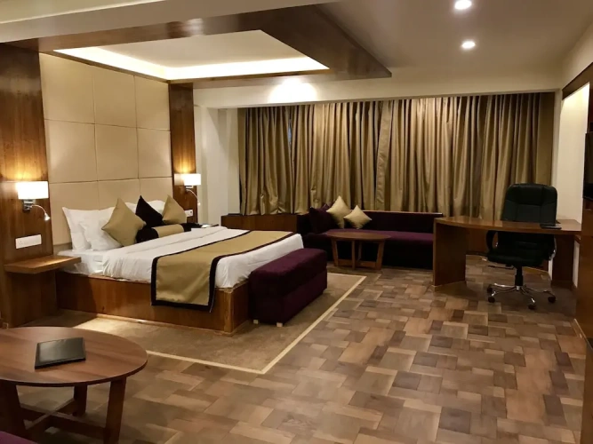 Luxury Double Suite with pool view
