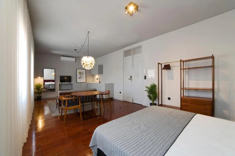 Oporto Cozy Design Studio II