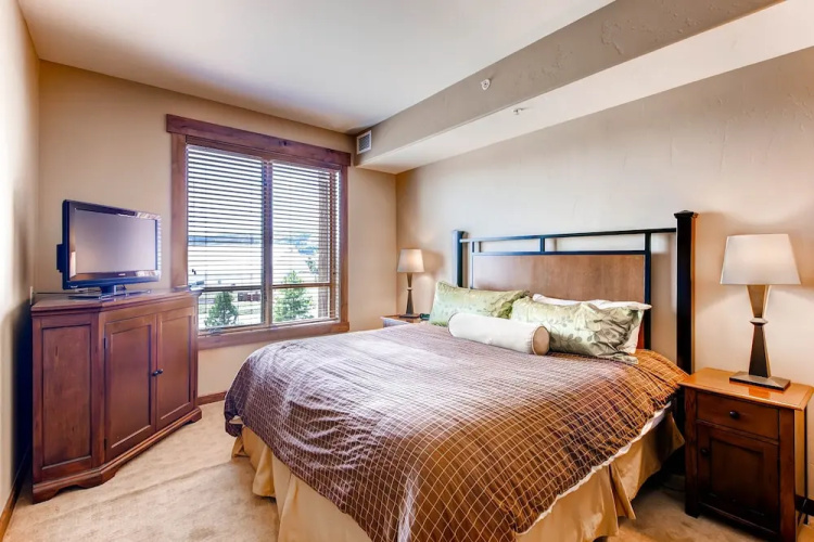 Trailhead Lodge