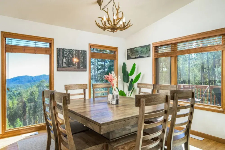 5 Bedroom Whole Home With Mountain Views