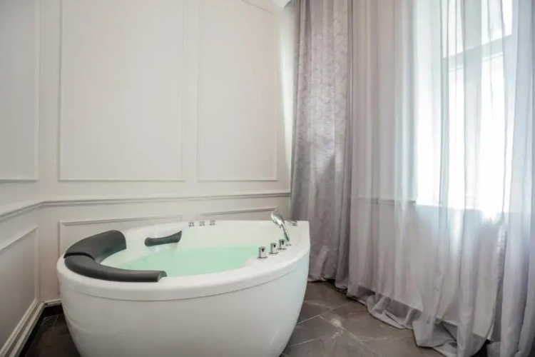 Ben Akiba Luxury Suites