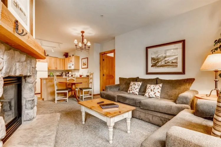 8500 Dakota Lodge