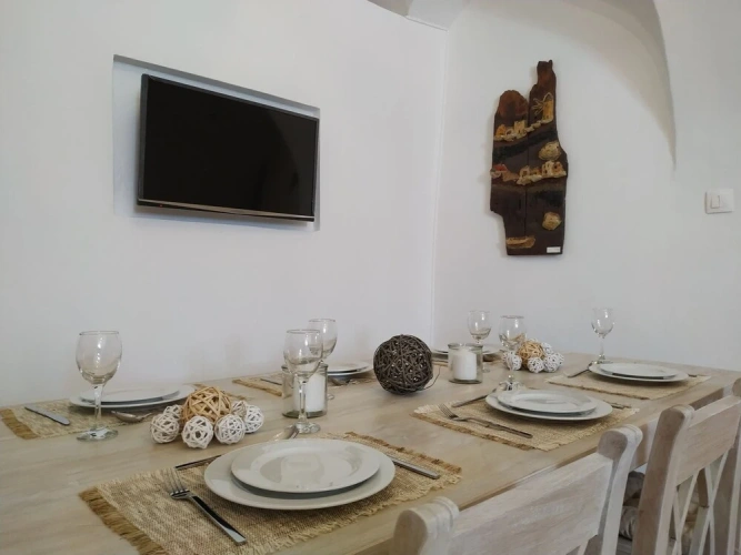 3 Bedrooms Apartment
