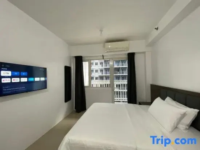 Shore - Spacious Room with Balcony 52D