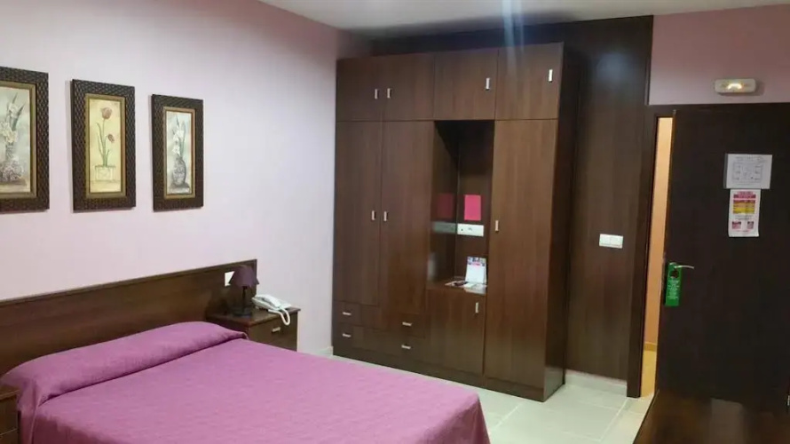 Hotel León