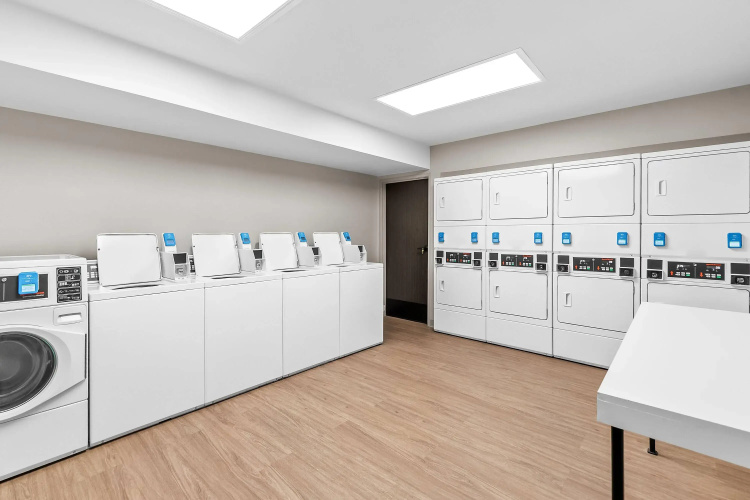 ECHO Suites Extended Stay by Wyndham Sterling