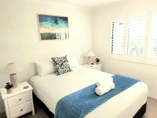 2 Bedrooms Basement Apartment with partial sea view