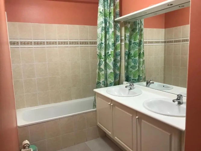 2 Bedrooms Apartment