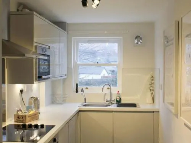 12a Elm Court