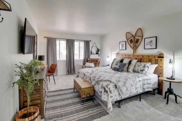 Forest-view Balcony: Pinetop-lakeside Condo