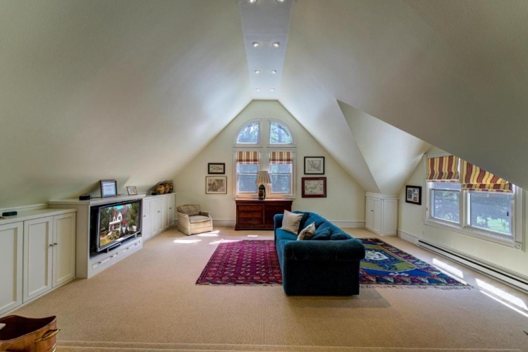 4 Bedrooms Cottage