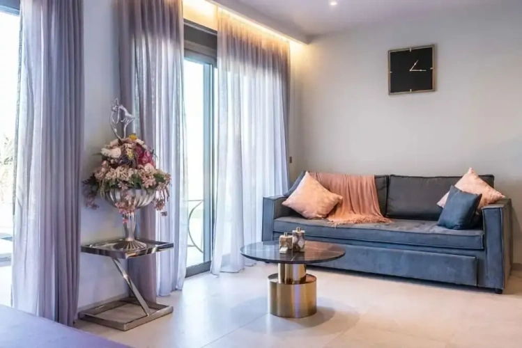 1 Bedroom Apartment with sea view
