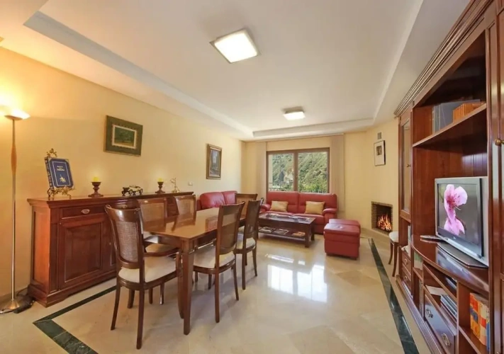 6 Bedrooms Cottage