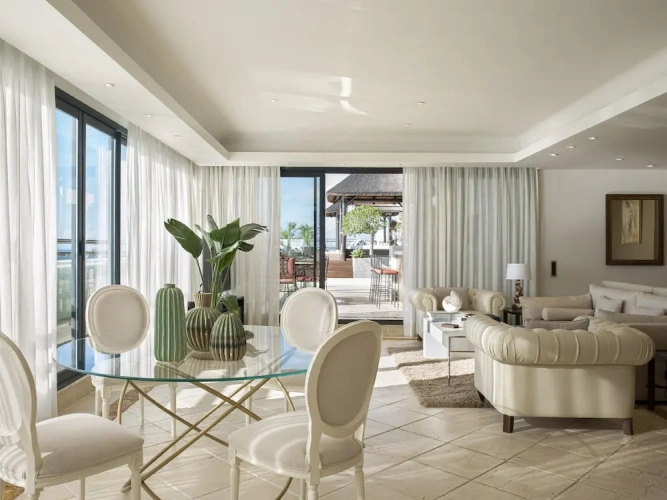Grand Penthouse RedLevel Suite with balcony