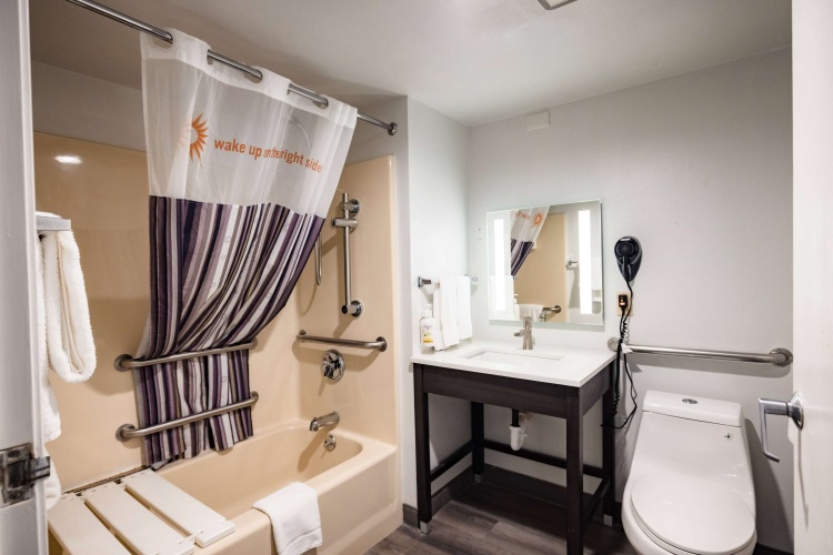 La Quinta Inn by Wyndham Tampa Near Busch Gardens photo 9