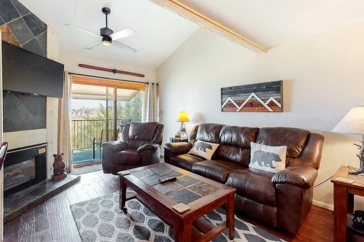 2 Bedrooms Apartment