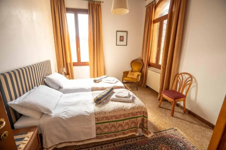 3 Bedrooms Apartment