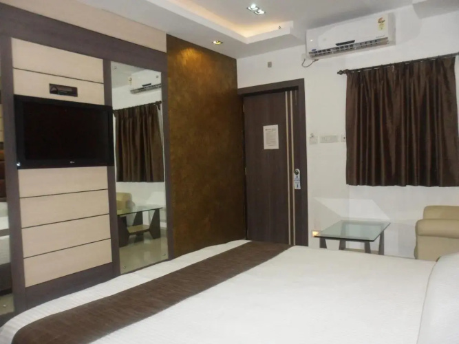 OYO Premium Merlin Homeland Mall