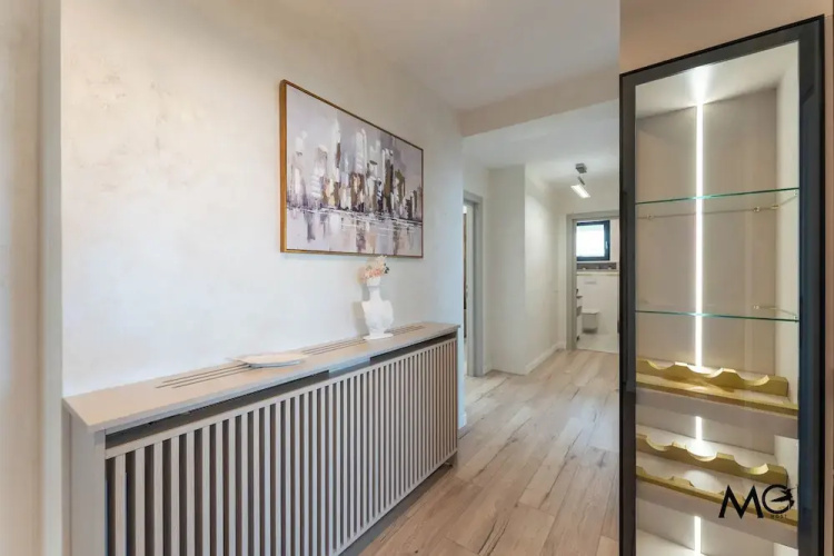 MoHost Valcom - Luxury Skyline Penthouse
