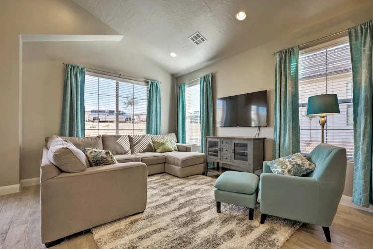 3 Bedrooms Apartment