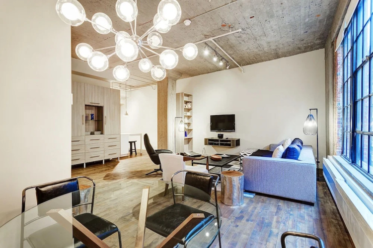 Unity Condo by Hometrotting
