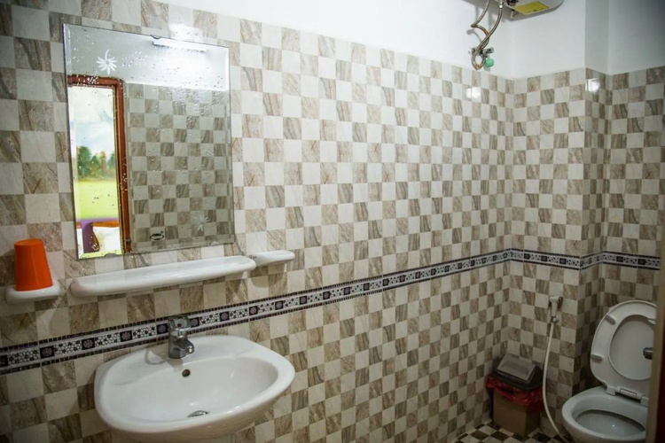 Ken's Backpackers Hotel
