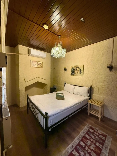 Economy room