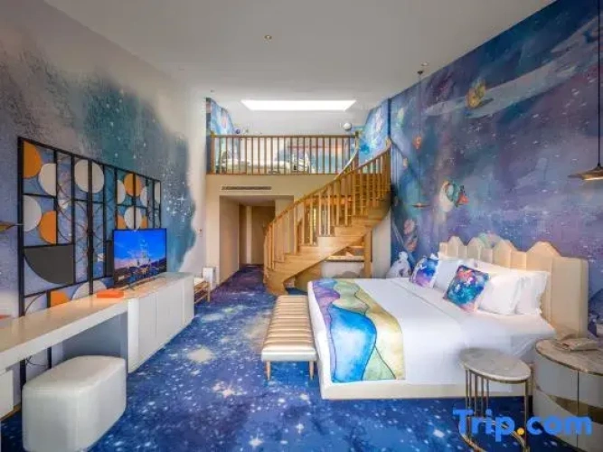 Deluxe Duplex Suite