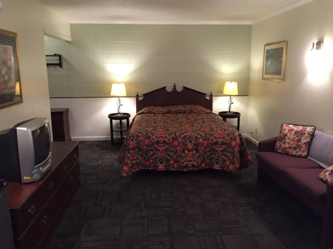 Amenity Motor Inn